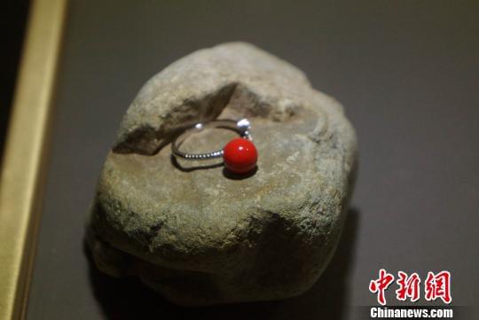 变废为宝 探访景德镇首家陶瓷珠宝生产线